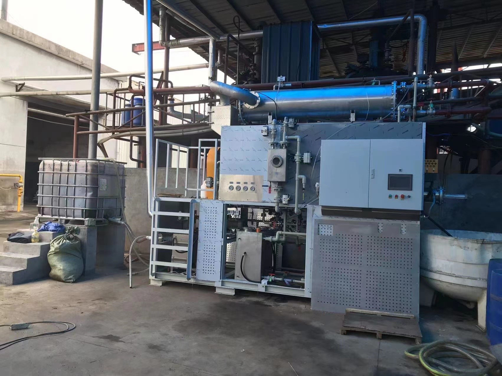 化工廢水處理新選擇，弗洛德低溫蒸發(fā)結(jié)晶設(shè)備實現(xiàn)廢水減量95%